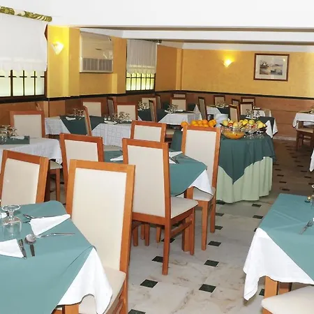 Baia Hotel 3*