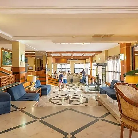 Baia Hotel 3*
